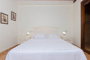 Pula Vinas - Villa With Private Pool. Free Wifi