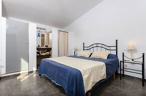 Pula Vinas - Villa With Private Pool. Free Wifi