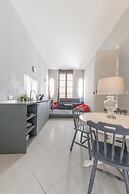 Spacious & Luxury 3BR Central Apartment