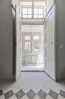 Spacious & Luxury 3BR Central Apartment