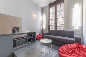 Spacious & Luxury 3BR Central Apartment