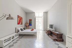 Spacious & Luxury 3BR Central Apartment