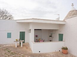 Trulli-style Chalet Near Forest Walks