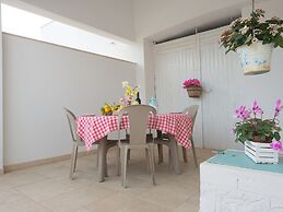 Trulli-style Chalet Near Forest Walks