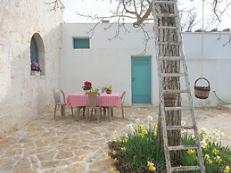Trulli-style Chalet Near Forest Walks