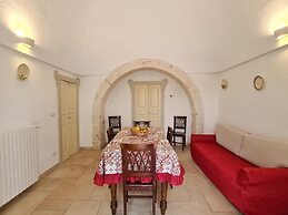 Trulli-style Chalet Near Forest Walks