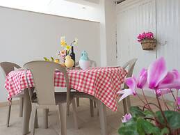 Trulli-style Chalet Near Forest Walks