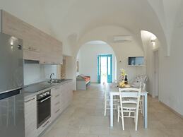 Trulli-style Chalet Near Forest Walks