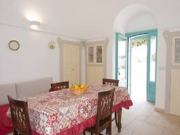 Trulli-style Chalet Near Forest Walks