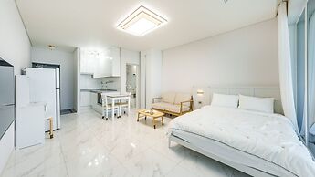 Yeosu Stay Raonpine Spa Pension