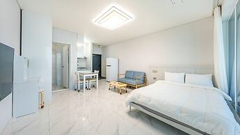 Yeosu Stay Raonpine Spa Pension