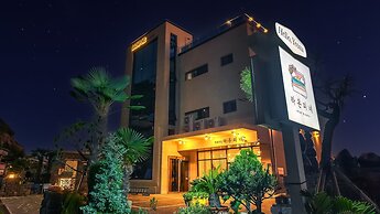 Yeosu Stay Raonpine Spa Pension