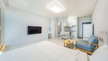 Yeosu Stay Raonpine Spa Pension
