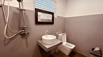 Canberra Holidays - Mirissa
