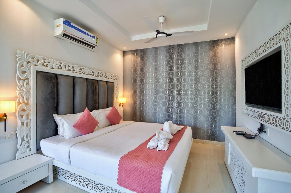 Raya Resorts