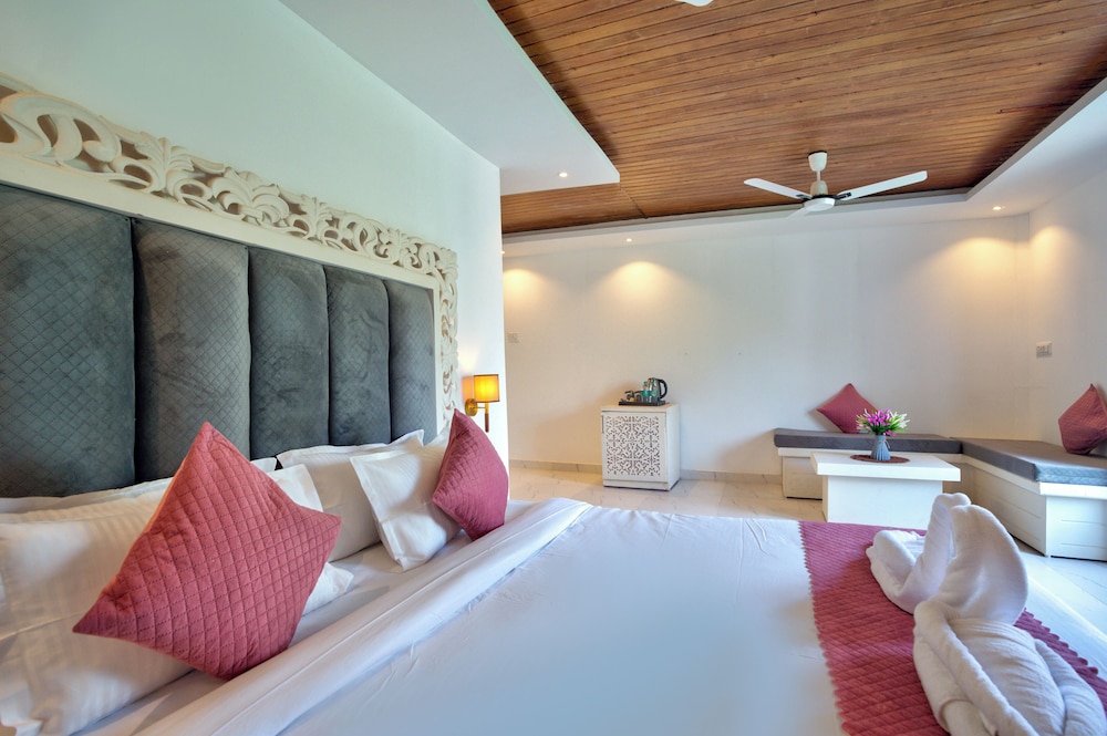 Raya Resorts