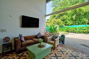 Raya Resorts