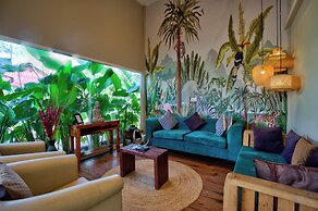 Raya Resorts