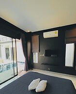 Happy pool villa