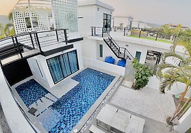 Happy pool villa