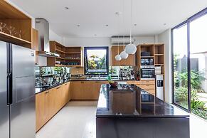 Villa Pakuk by Alfred in Bali
