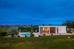 Villa Royal Green One