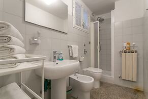 Spacious Studio in via Sammartini 33