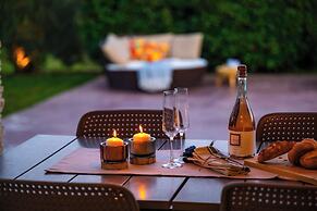 Villa Almond