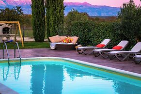 Villa Almond
