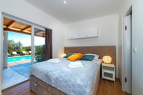 Villa Almond