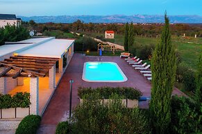 Villa Almond