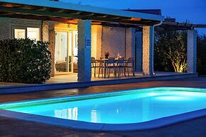 Villa Almond