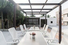 Truliv Villa Seraya