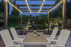 Truliv Villa Seraya