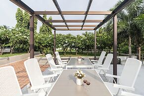 Truliv Villa Seraya