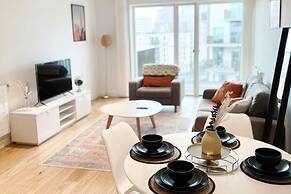 Stylish 2-bedroom Flat Haven