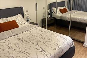 Stylish 2-bedroom Flat Haven