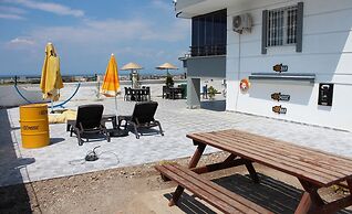 Mavi Restaurant & Apartments 3