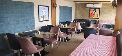 Pipul Padmaja Beach Inn