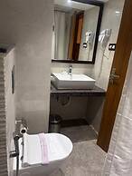 Pipul Padmaja Beach Inn