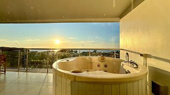 A26 - 2 Bdr Condo, Stunning Sea View, Karon Beach
