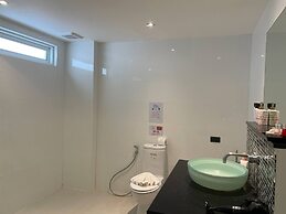 A26 - 2 Bdr Condo, Stunning Sea View, Karon Beach