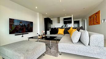 A26 - 2 Bdr Condo, Stunning Sea View, Karon Beach