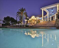 Holiday Home With Charming Patio