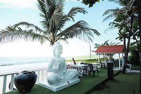 Nasya Beachside Cottages