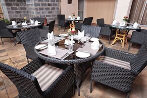 Sakinas Luxury Suites