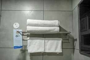 Madras Chronicle Bay Resort & Spa