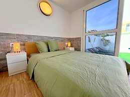 Sea View Bungalow with Communal Pool