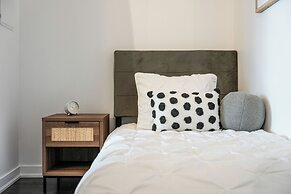 Royal York Suites