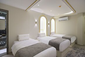 Pyramids Plateau Hotel